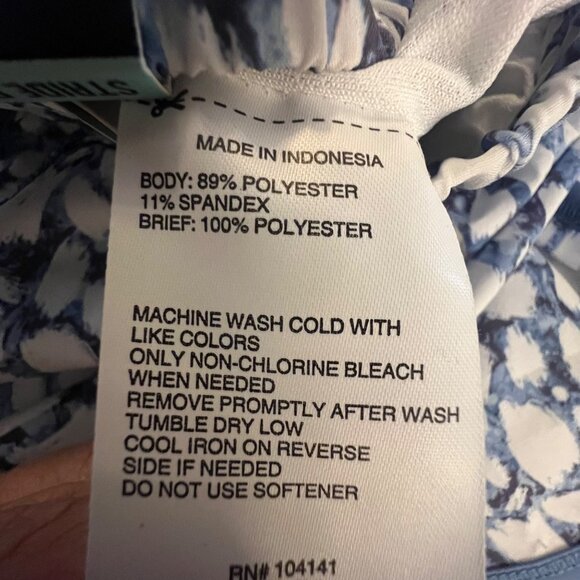 DSG Girl's Mid Rise Stride Run‎ Shorts, Large, Blue & White Pattern - Picture 7 of 9